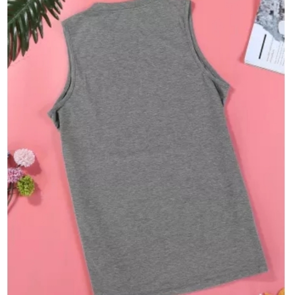 β₯οΈNew boutique Beer me tank - Picture 3 of 7